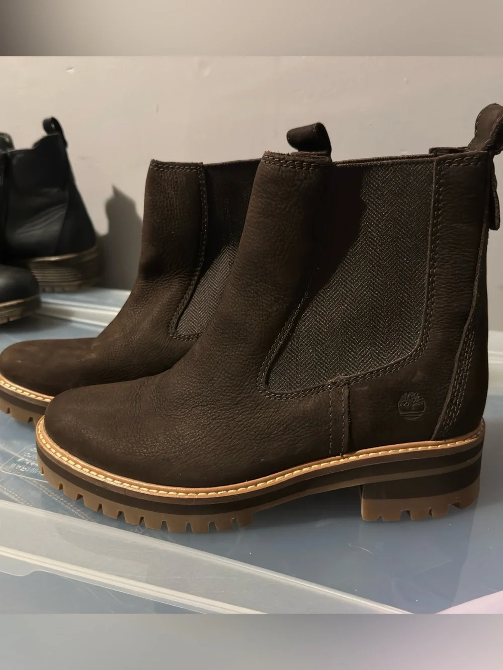 Timberland Women’s Chelsea Lug Boot - Dark Brown Nubuck